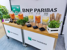 Lemoniada na Marszu Równości w Poznaniu - BNP Paribas