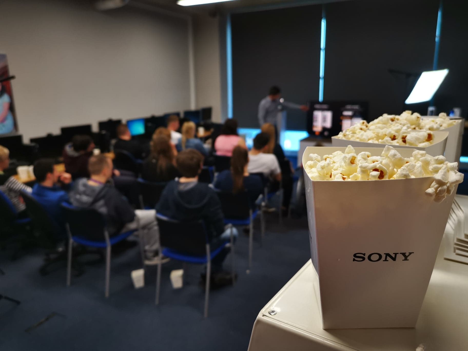 Popcorn SONY w Play, Plus, Orange i T-mobile